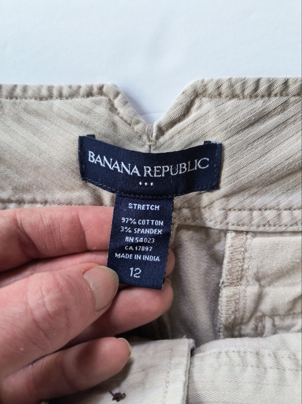 Banana Republic Women's Beige Pinstripe Shorts Size 12, Graduation, Vacation